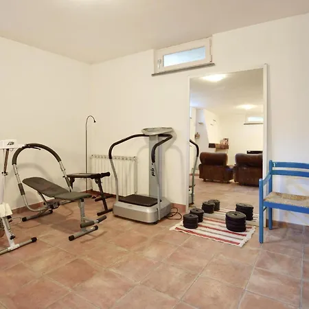 Ferienhaus 4 Bedroom Cozy In Lido di Camaiore