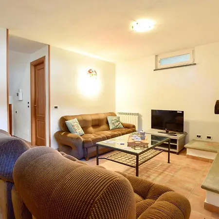Ferienhaus 4 Bedroom Cozy In *