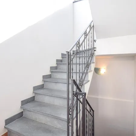 4 Bedroom Cozy In * Lido di Camaiore
