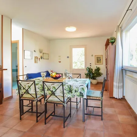 4 Bedroom Cozy In Holiday home