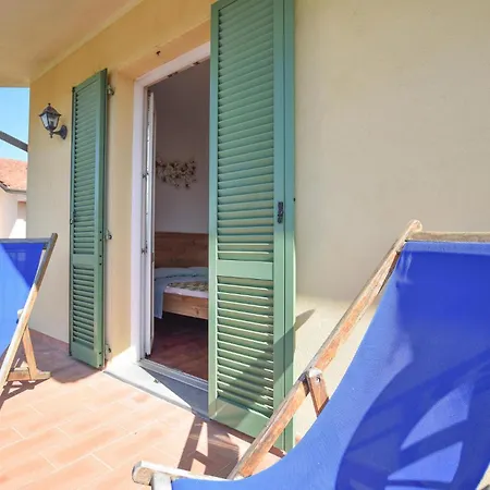 4 Bedroom Cozy In Holiday home