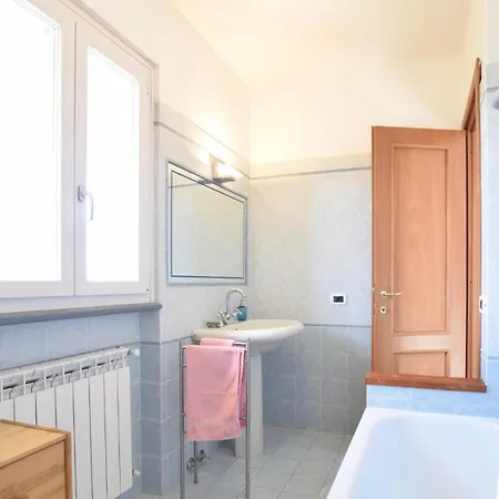 4 Bedroom Cozy In Holiday home