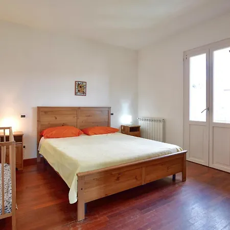 4 Bedroom Cozy In Holiday home *
